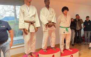 Championnat interdépartemental juniors : Mohamed Aidara 1er, Ahmed Ibraguimov 3ème